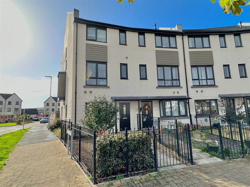 Coscombe Circus, Plymouth PL9  