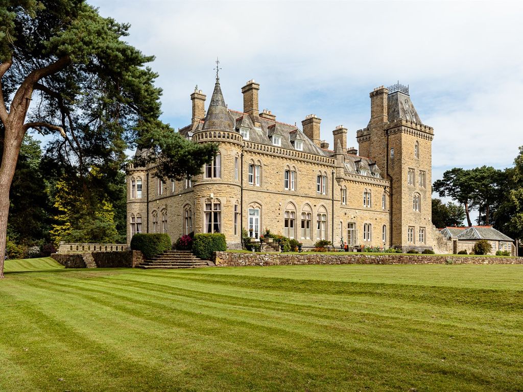 3 bed flat for sale in Oakmere Hall, Chester Road, Oakmere CW8, £