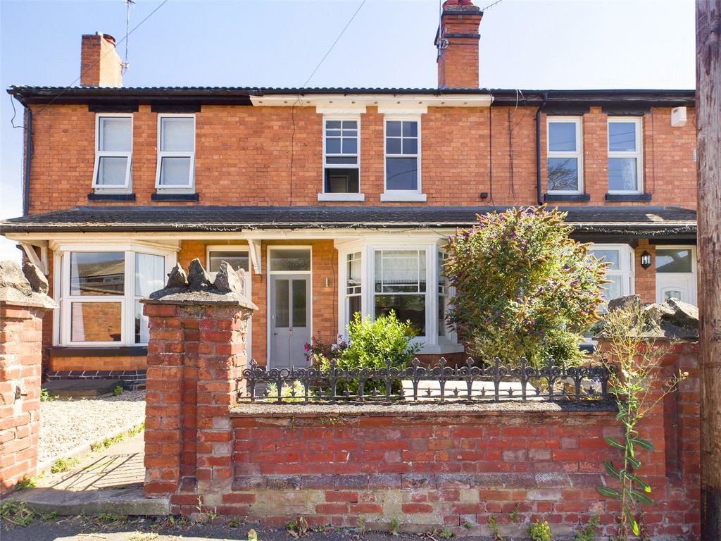 3 bed terraced house for sale in Sunnyside Road, Worcester