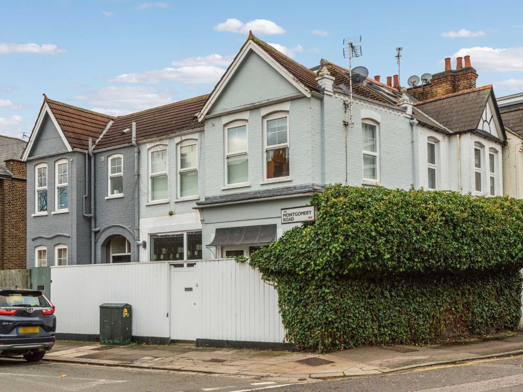 2 bed property for sale in Montgomery Road, London W4, £850,000 Zoopla