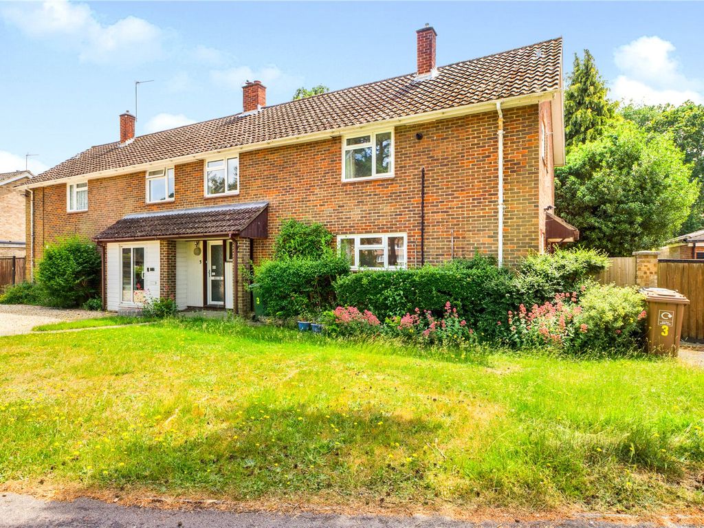 4 bed semidetached house for sale in Portway, Baughurst, Tadley RG26