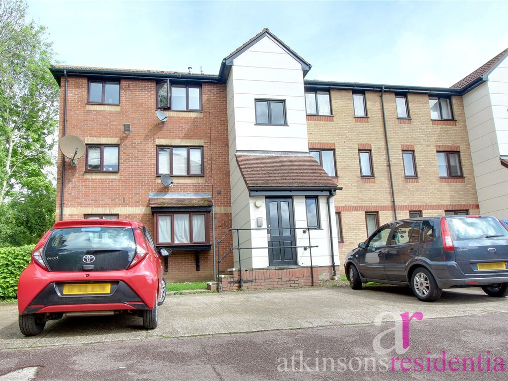 Studio for sale in Magpie Close, Enfield, Middlesex EN1 Zoopla