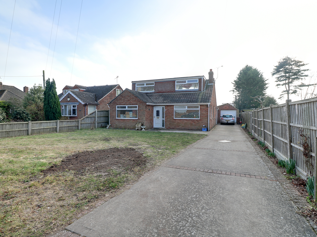 3 bed detached house for sale in Brigg Road, Messingham, Scunthorpe