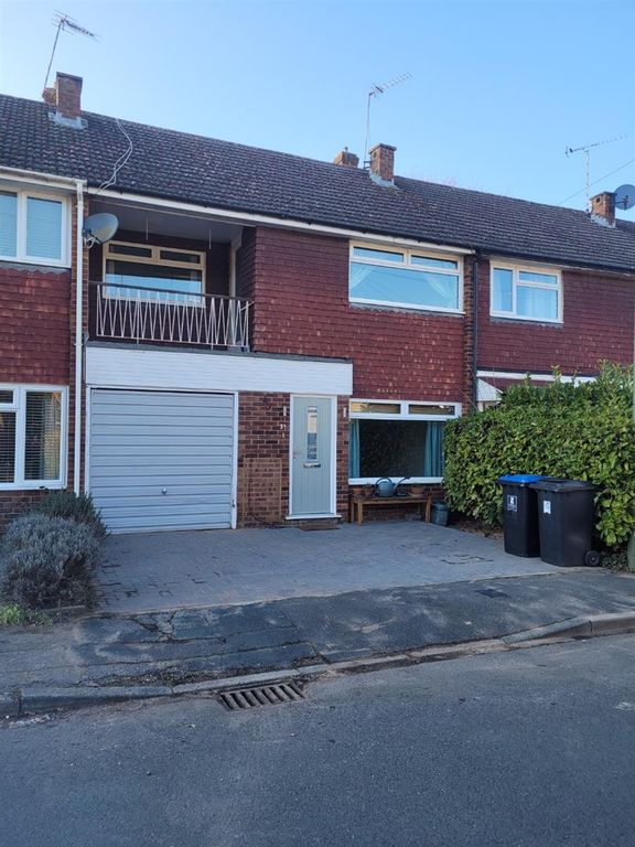 3 bed terraced house to rent in Wey Barton, Byfleet, West Byfleet KT14