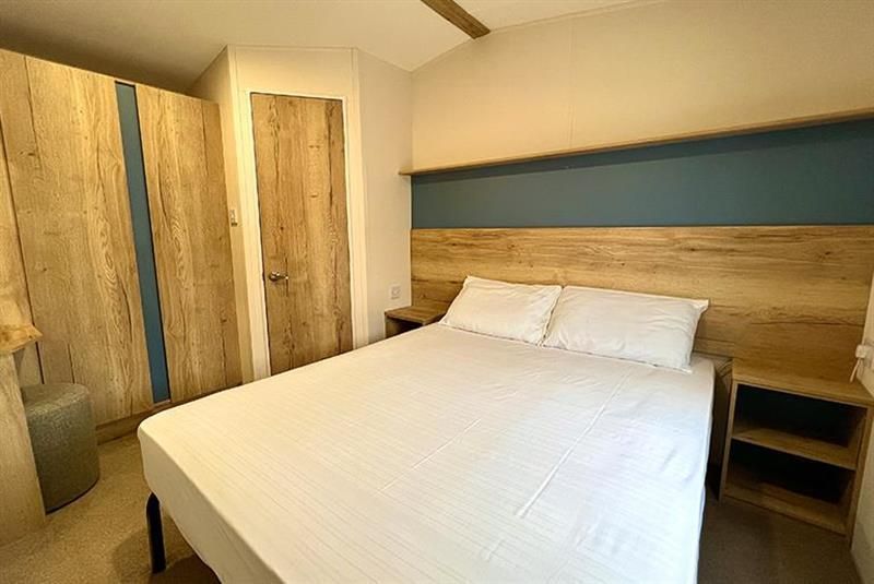 3 bed mobile/park home for sale in Newquay TR8, £44,995 Zoopla