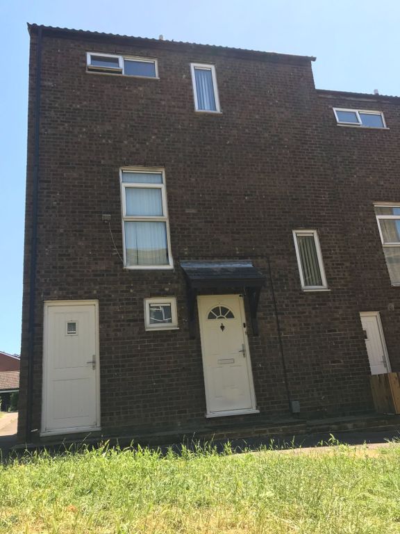 Berkeley Path, Luton LU2  