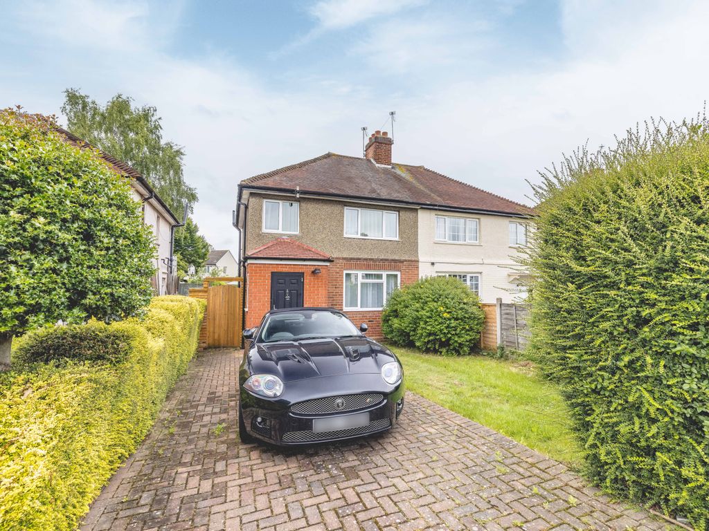 2 bed property to rent in Manor Road, Windsor SL4, £1,700 pcm Zoopla