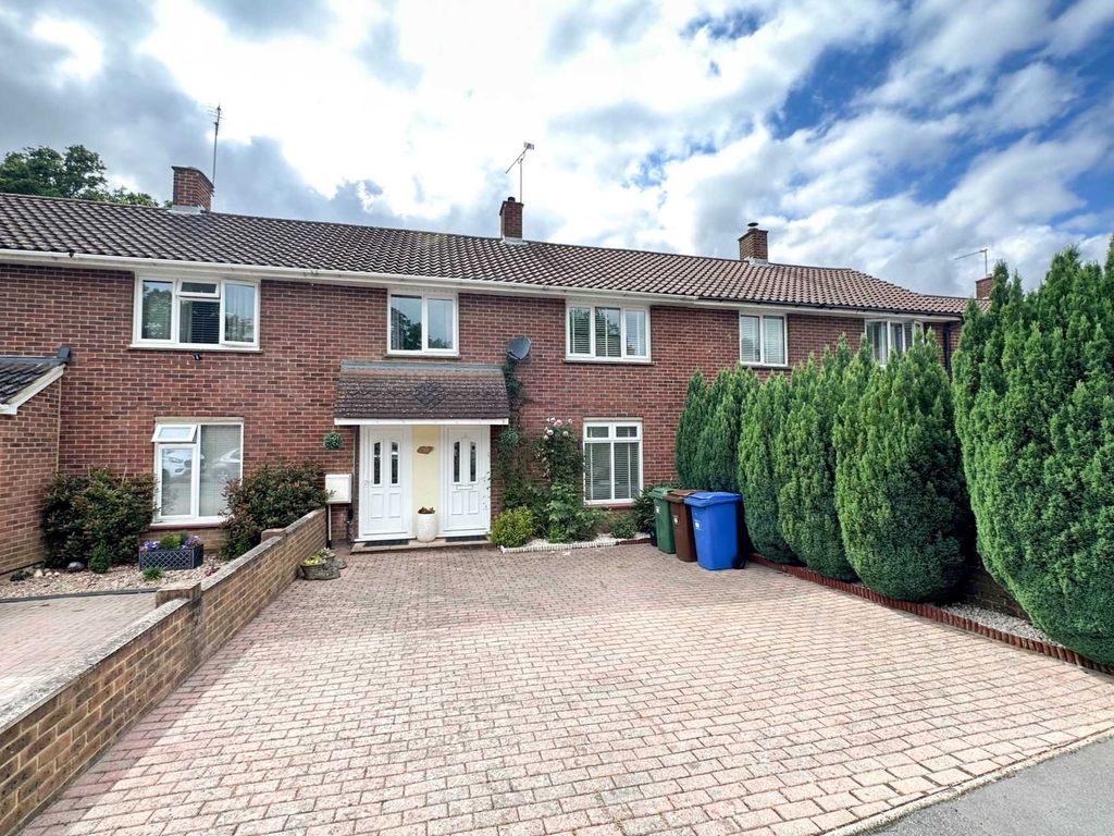 3 bed terraced house for sale in Shelley Avenue, Bracknell RG12 Zoopla