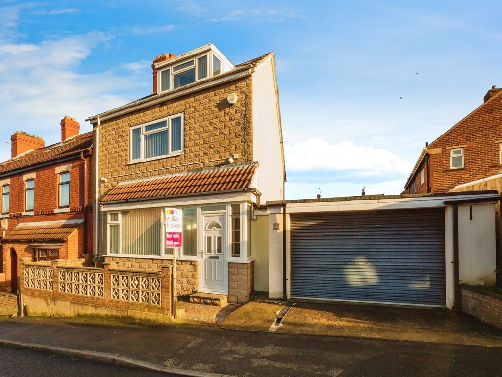4 bed end terrace house for sale in Highfield Road, Conisbrough