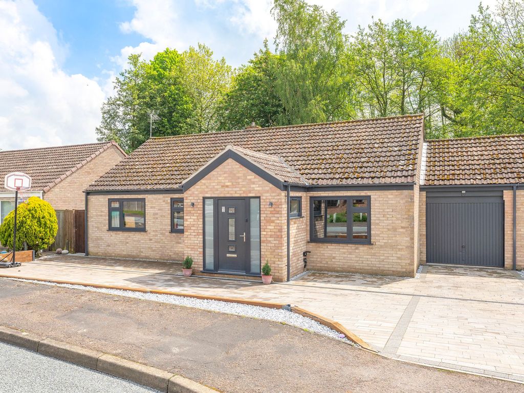 4 bed detached bungalow for sale in Elizabeth Drive, Necton, Swaffham