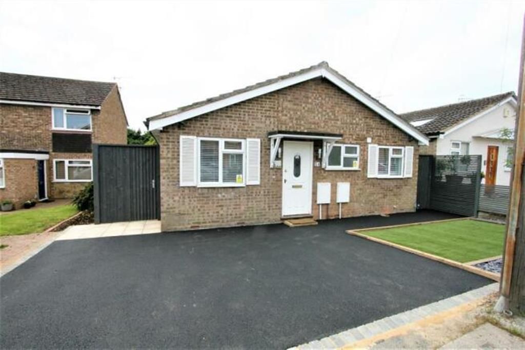 3 bed detached bungalow for sale in Larch Avenue, Bricket Wood, St