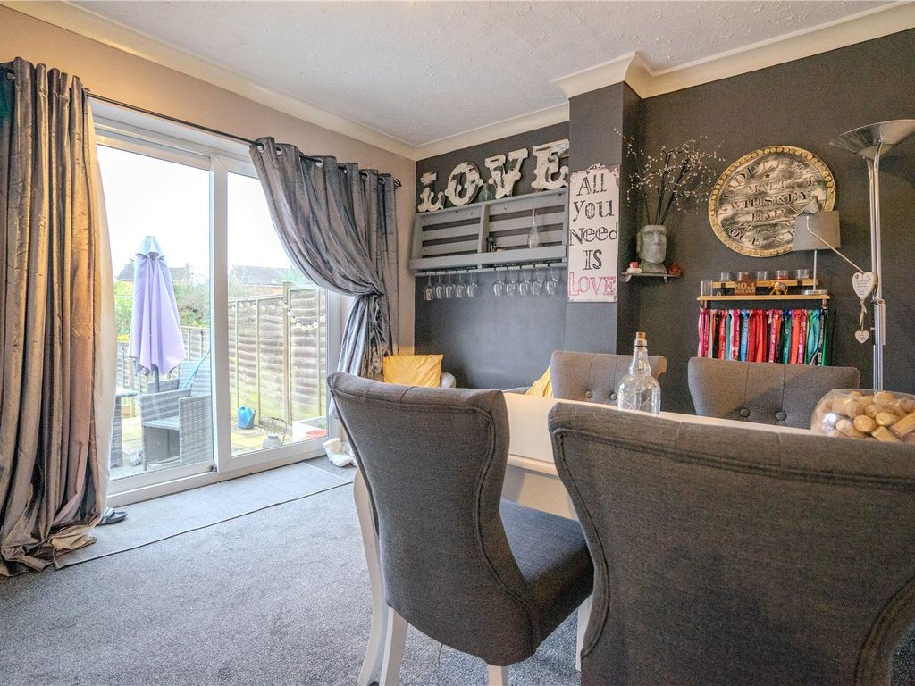 3 bed semidetached house for sale in Sherrard Road, Market Harborough