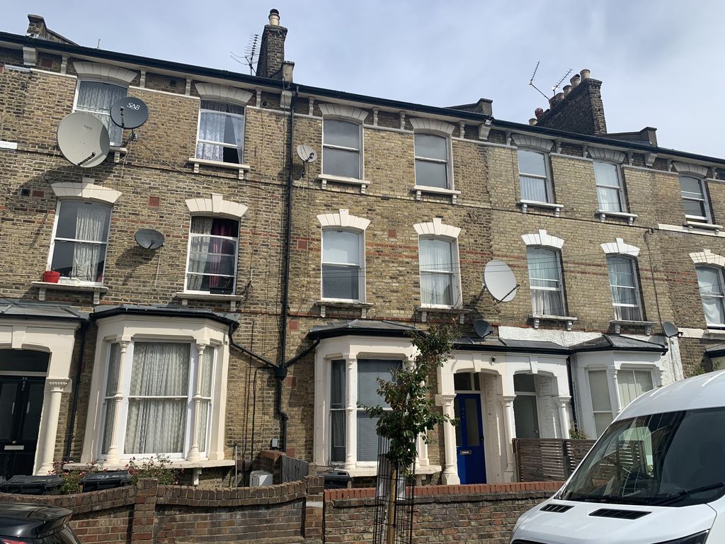 Flat B, 41 Brooke Road, Clapton, London N16  