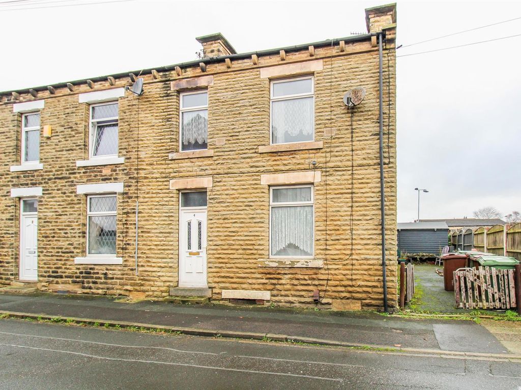 2 bed end terrace house for sale in Wood Street, Ossett WF5, £100,000