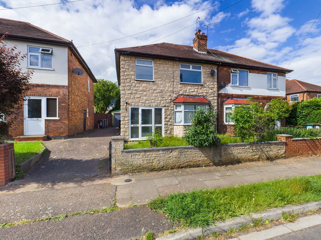 3 bed semidetached house for sale in Charles Avenue, Chilwell, Beeston