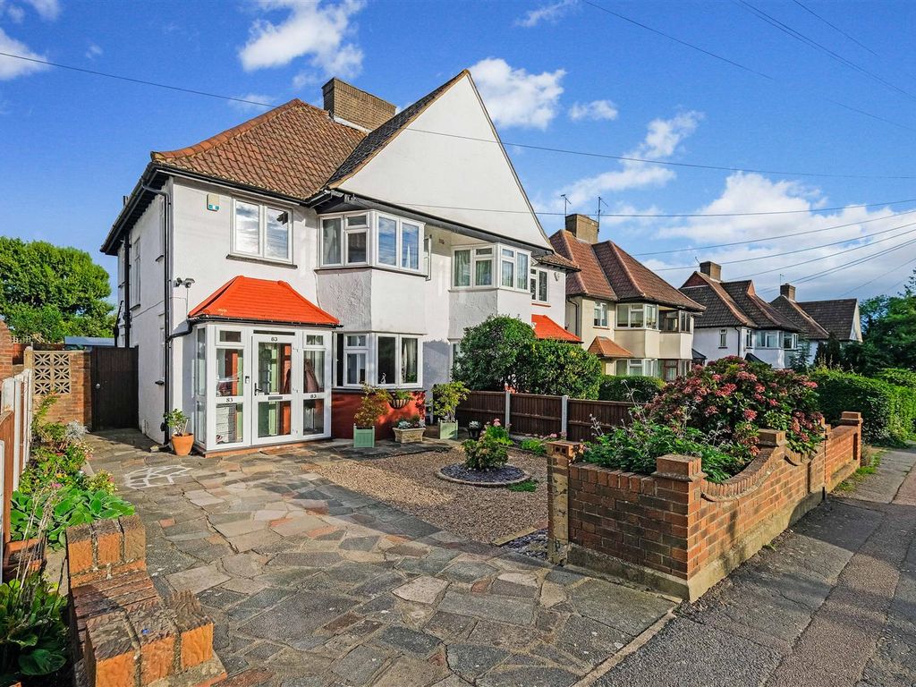 3 bed property for sale in Underwood Road, London E4 Zoopla