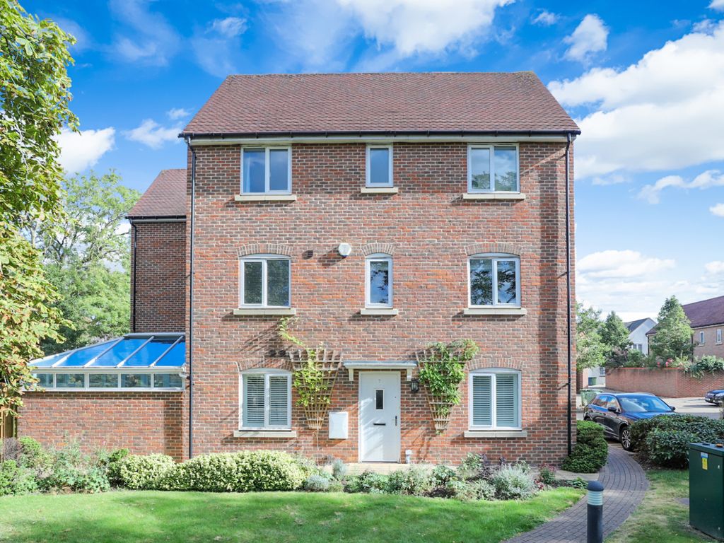 5 bed town house for sale in Barberi Close, Littlemore, Oxford OX4, £575,000 Zoopla