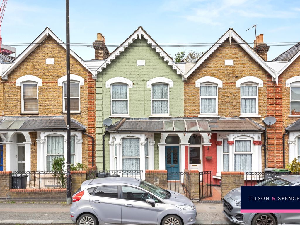 3 bed terraced house for sale in Hornsey Park Road, London N8, £675,000