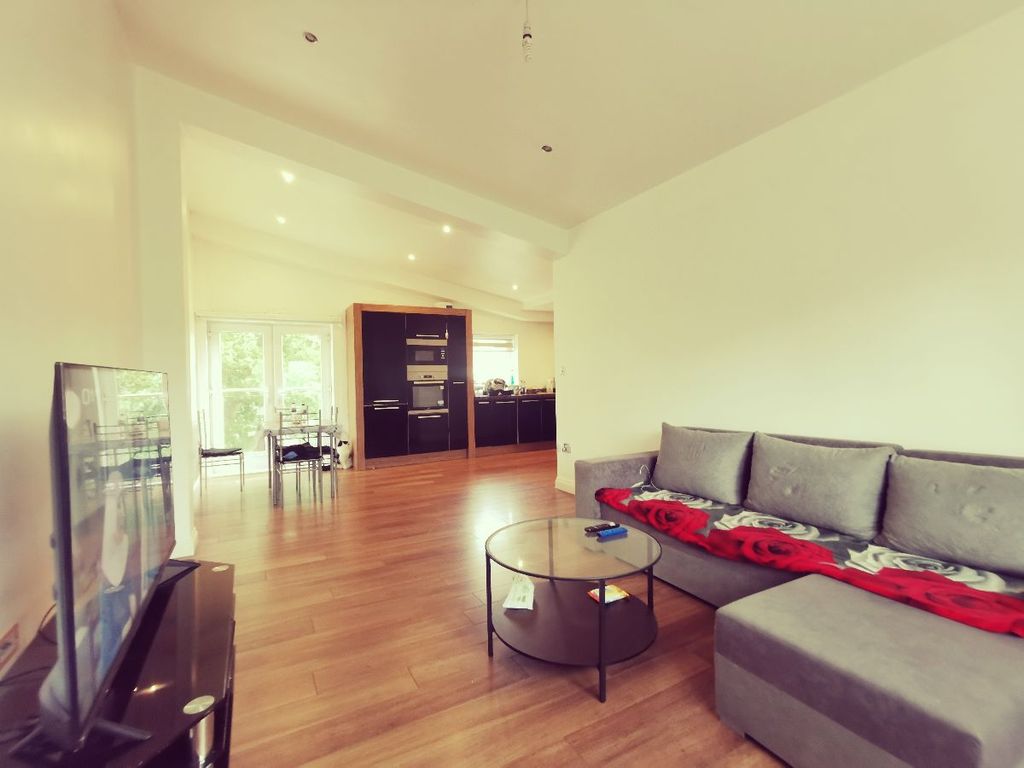 2 bed flat for sale in Flat, Florence Avenue, Enfield EN2 Zoopla