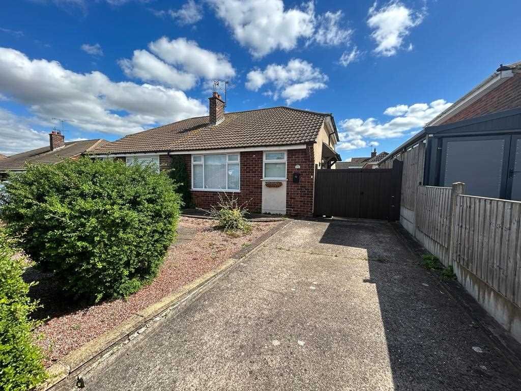 2 bed semidetached bungalow for sale in Wolds Drive, Keyworth