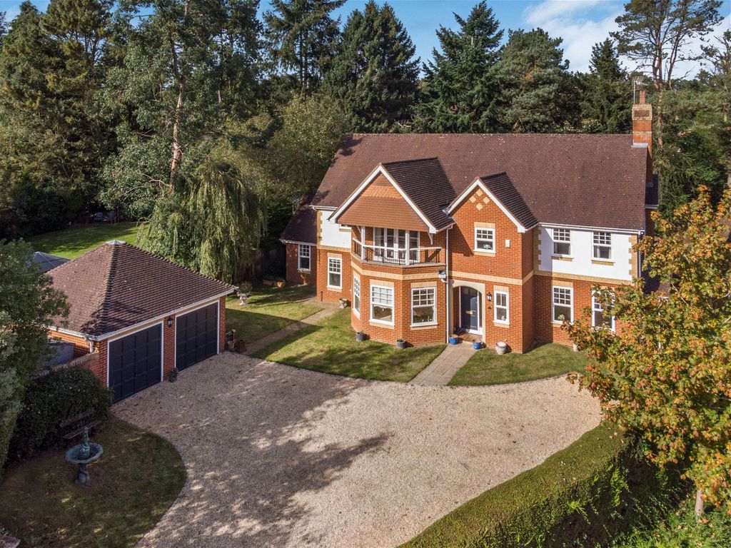 5 bed detached house for sale in Greenhurst Drive, Barnt Green ...