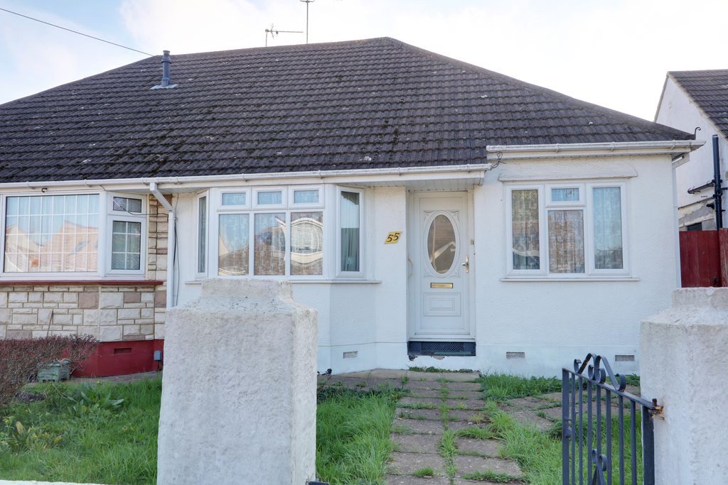 2 bed semidetached bungalow for sale in Louisa Avenue, Benfleet SS7 Zoopla