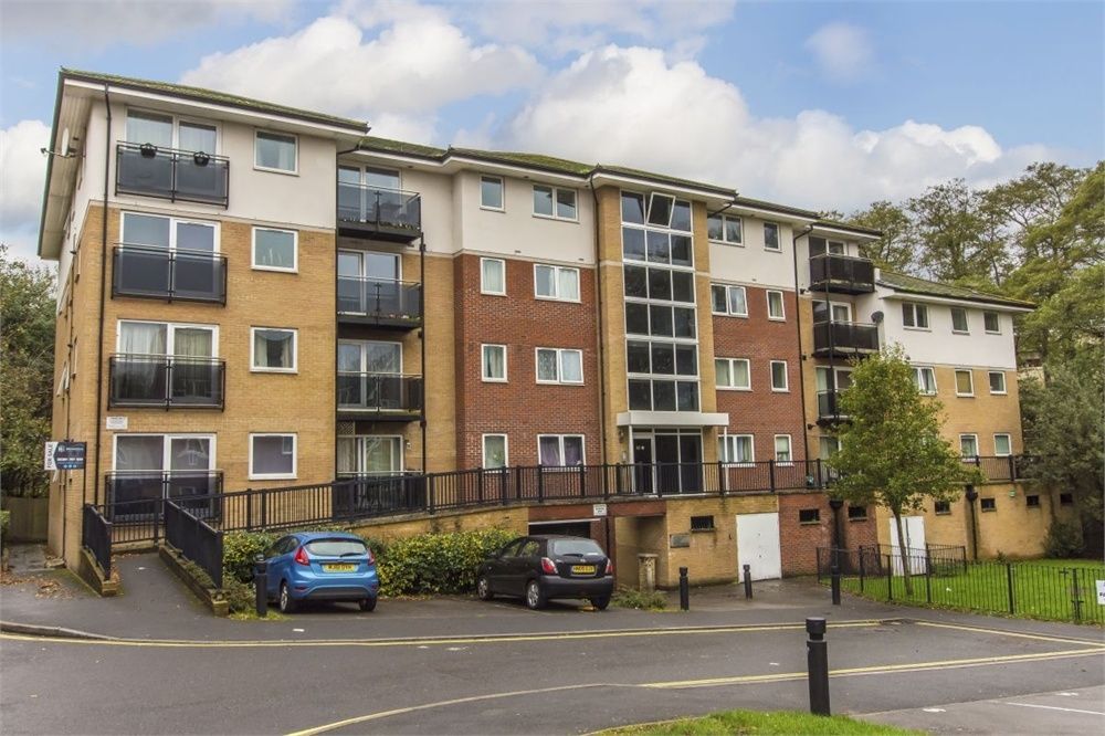 2 bed flat to rent in Seacole Gardens, Shirley, Southampton SO16, £