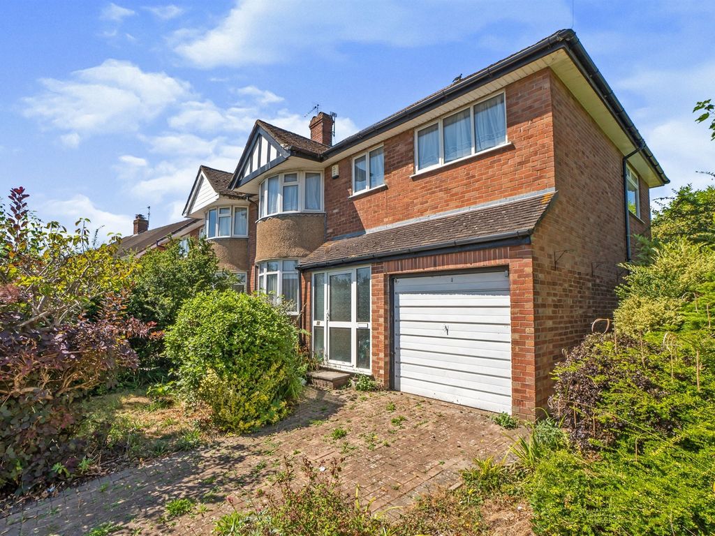 4 bed semidetached house for sale in Chandag Road, Keynsham, Bristol