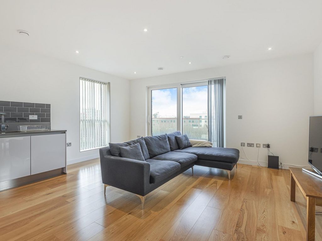 2 bed flat to rent in The Moore, East Parkside, Parkside, Greenwich