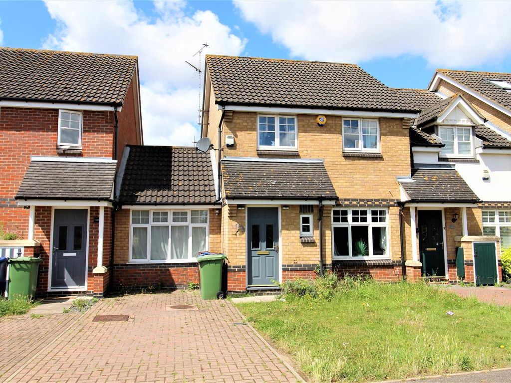3 bed terraced house for sale in Cole Avenue, Chadwell St. Mary, Grays