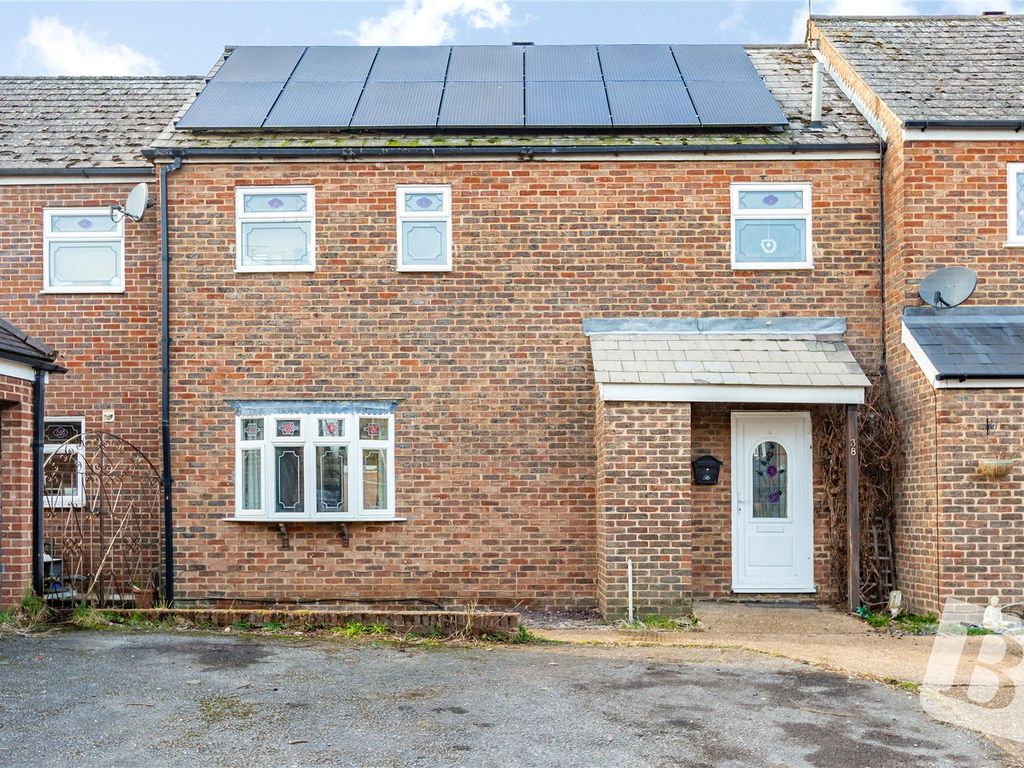 4 bed end terrace house for sale in Turners Close, Ongar, Essex CM5