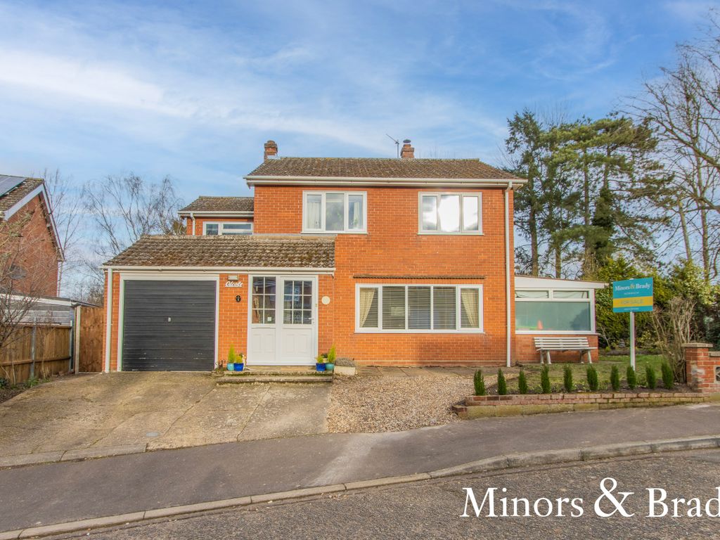 4 bed detached house for sale in Kingsway, Saxlingham Thorpe, Norwich