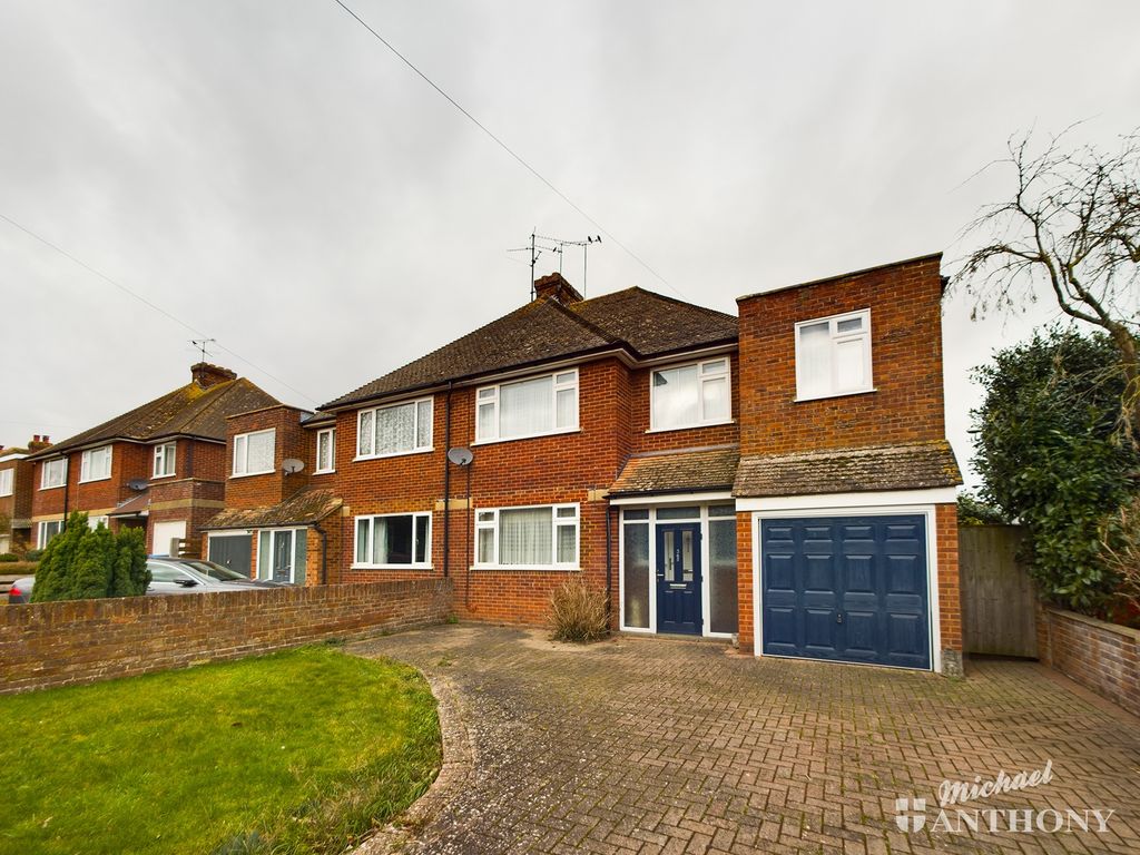 5 bed semidetached house for sale in Tring Road, Aylesbury HP20 Zoopla