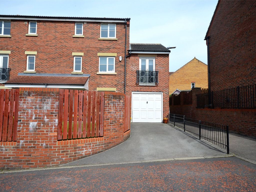 4 bed terraced house to rent in Beamish View, Birtley, County Durham