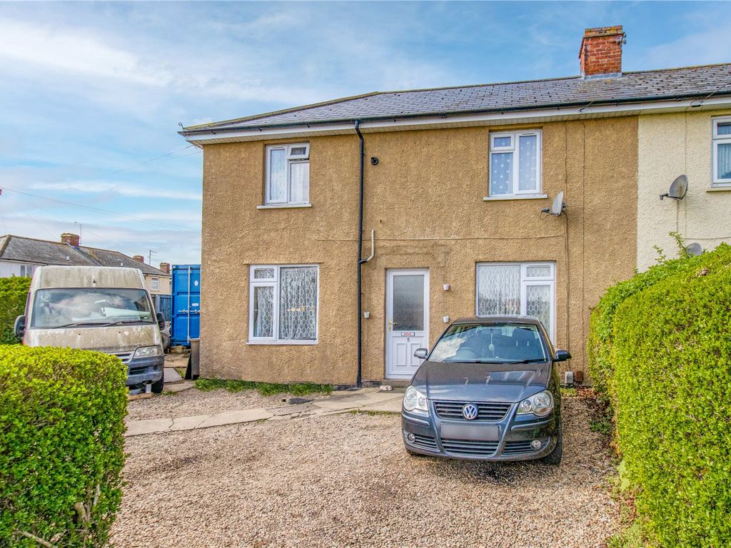 3 bed semidetached house for sale in The Circle, Pinehurst, Swindon