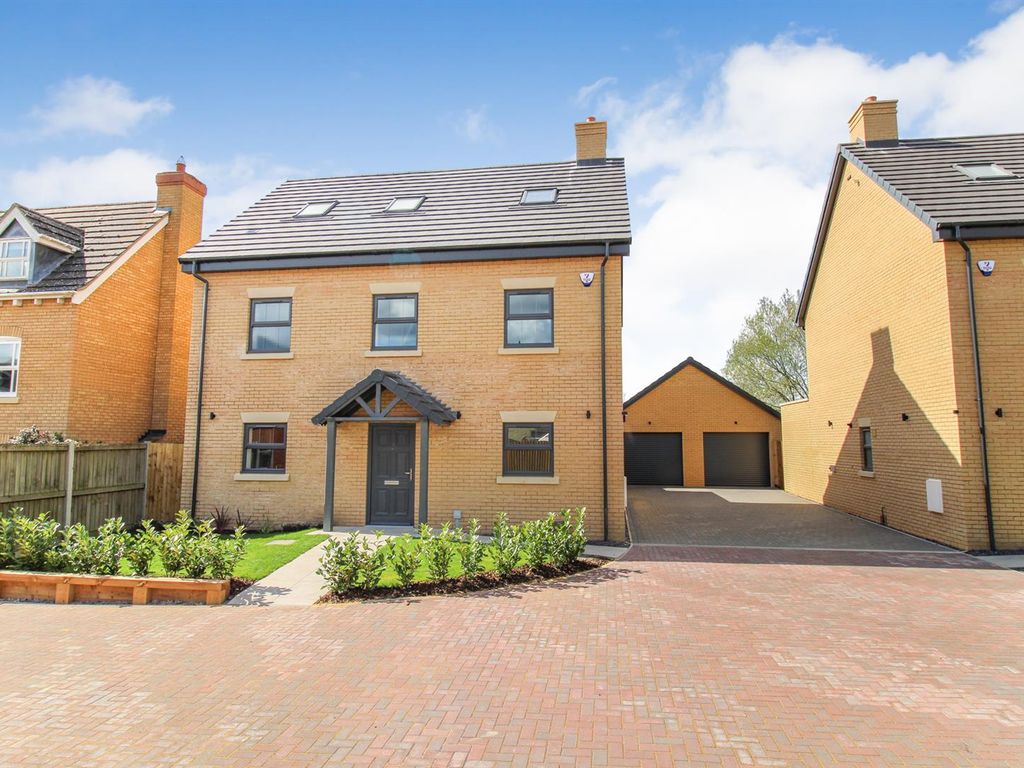New home, 5 bed detached house for sale in The Granary, Arlesey, Beds