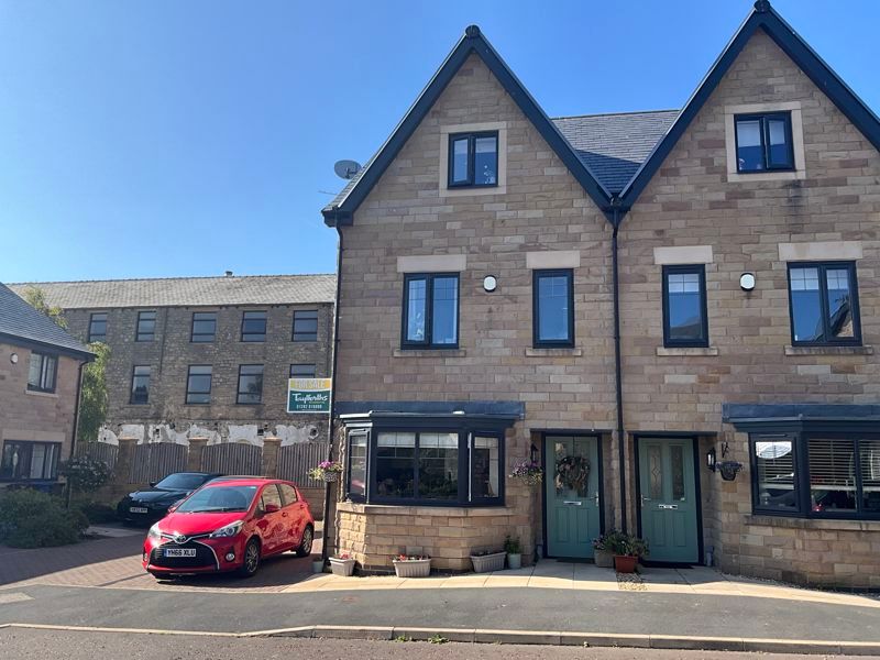 3 bed semidetached house for sale in Beckside, Salterforth