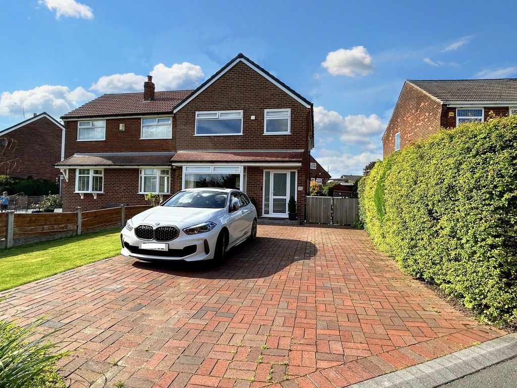 3 bed semidetached house for sale in Trent Way, Kearsley BL4, £290,000