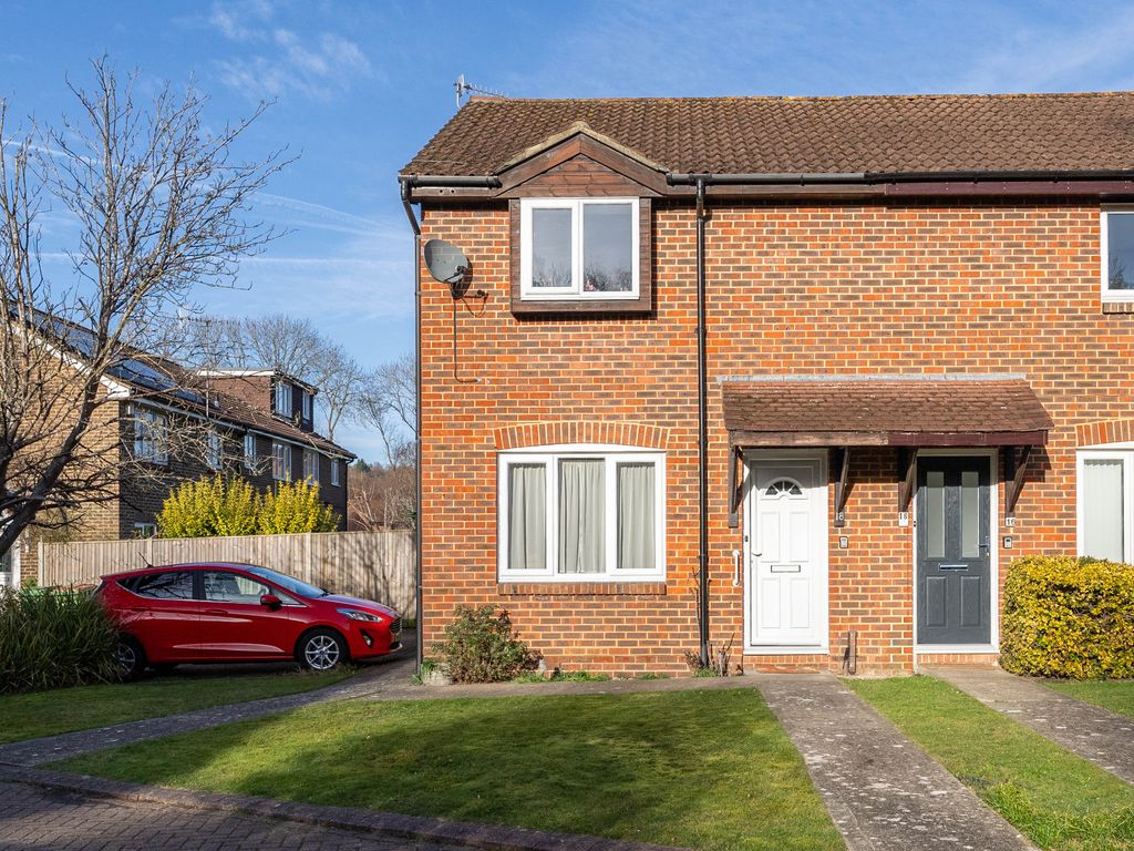 3 bed end terrace house for sale in Shellwood Drive, North Holmwood