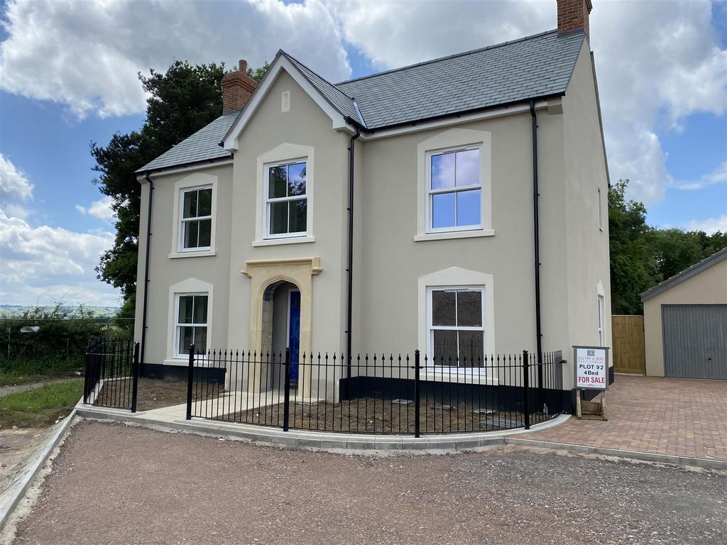 4 bed detached house for sale in Stoke Meadow, Calne SN11, £580,000