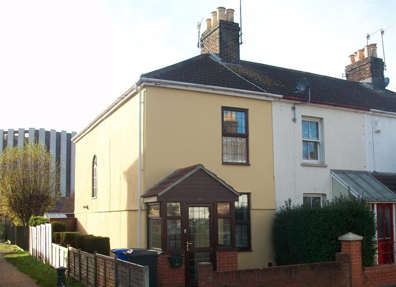2 bed end terrace house for sale in Elizabeth Road, Heckford Park
