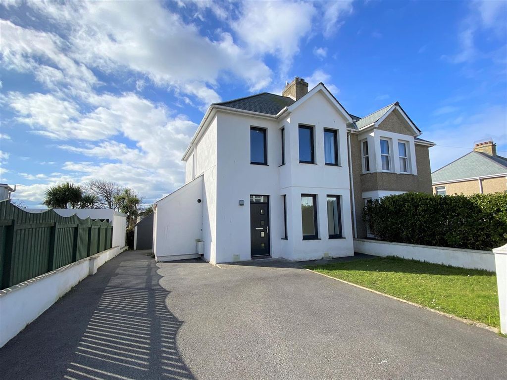 3 bed semidetached house to rent in Carminow Way, Newquay TR7, £1,495