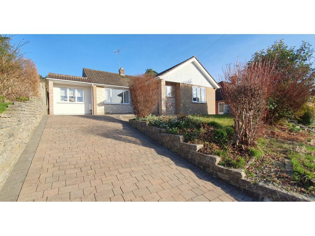 4 bed detached house for sale in Willow Road, Yeovil BA21, £390,000