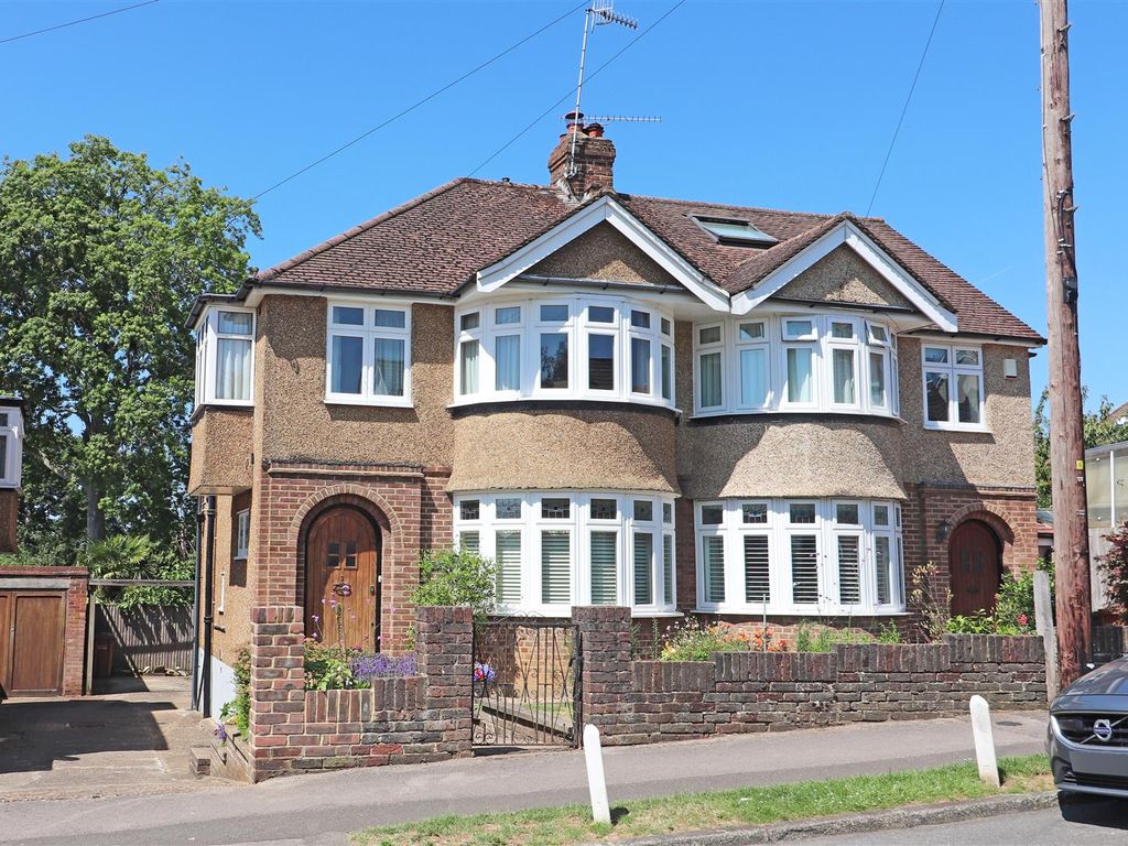 3 bed semidetached house for sale in Clarence Walk, Redhill RH1 Zoopla