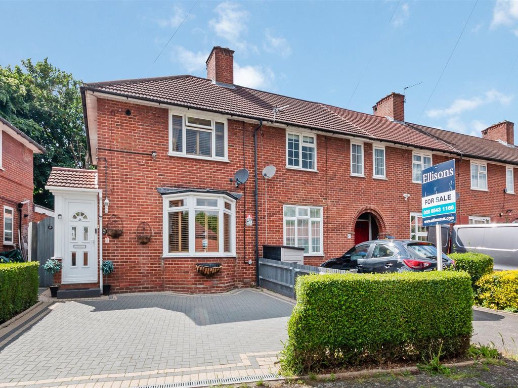 2 bed end terrace house for sale in Faversham Road, Morden SM4, £