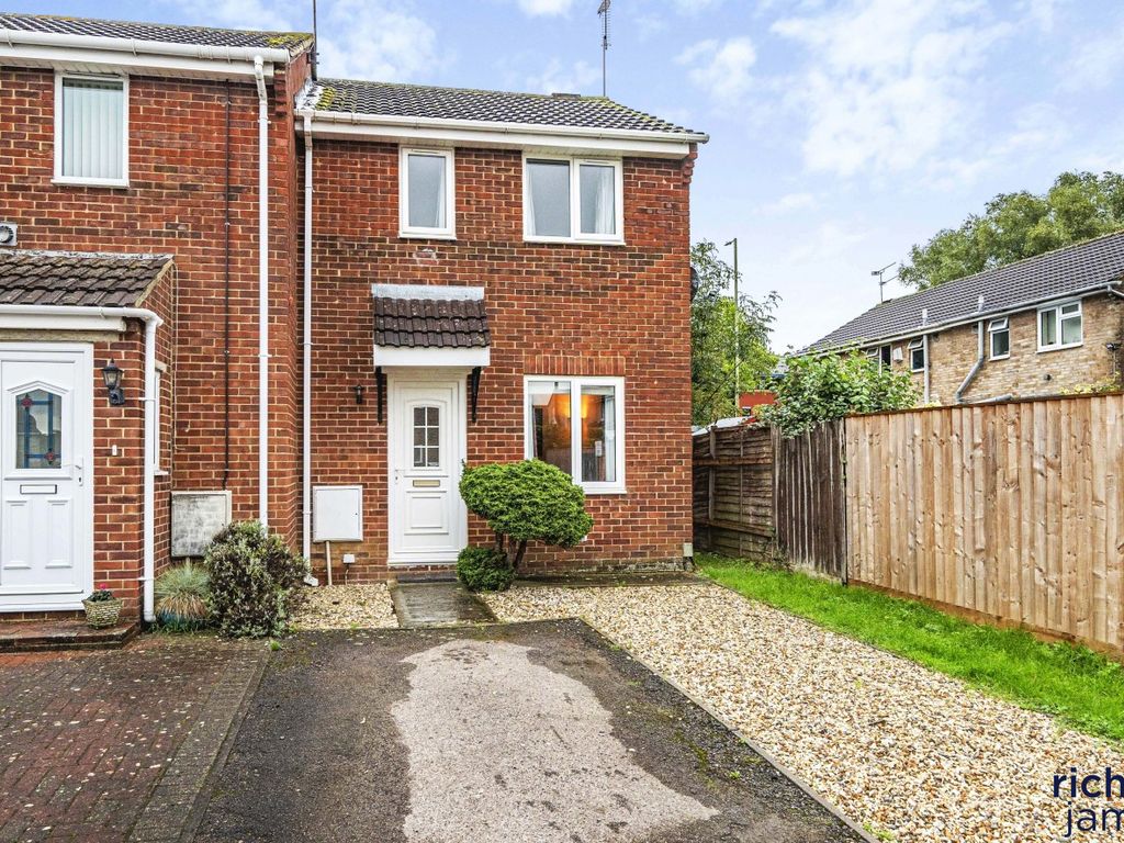 2 bed end terrace house for sale in Hadleigh Close, Westlea, Swindon