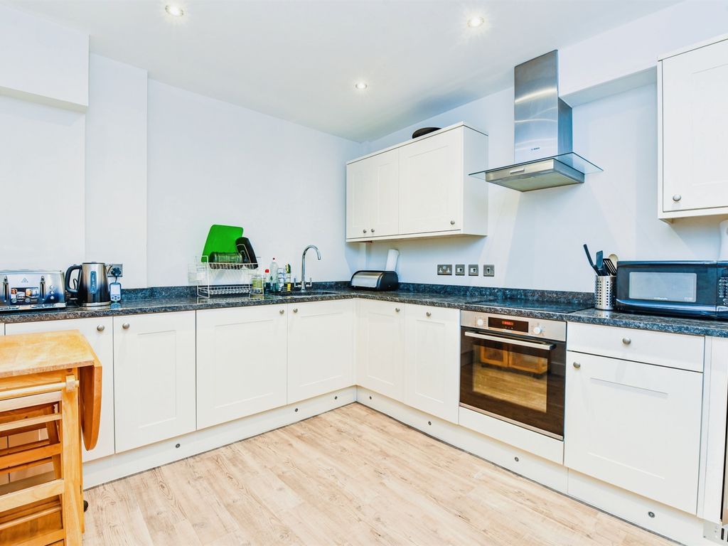 New Park Street, Devizes SN10  