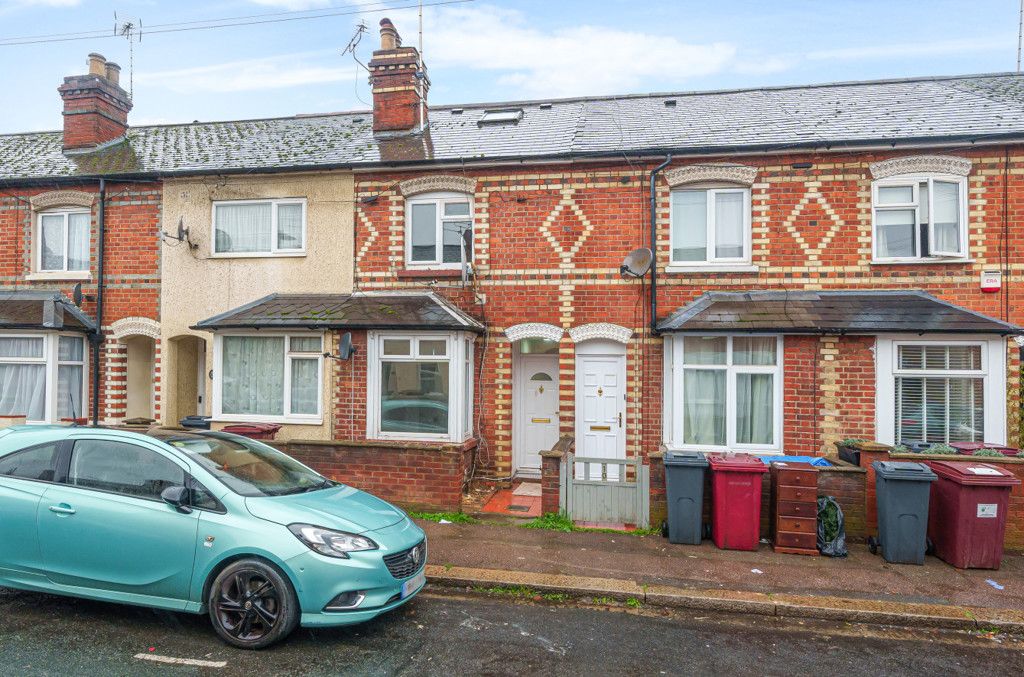 4 bed terraced house for sale in Elm Park Road, Reading, Berkshire RG30