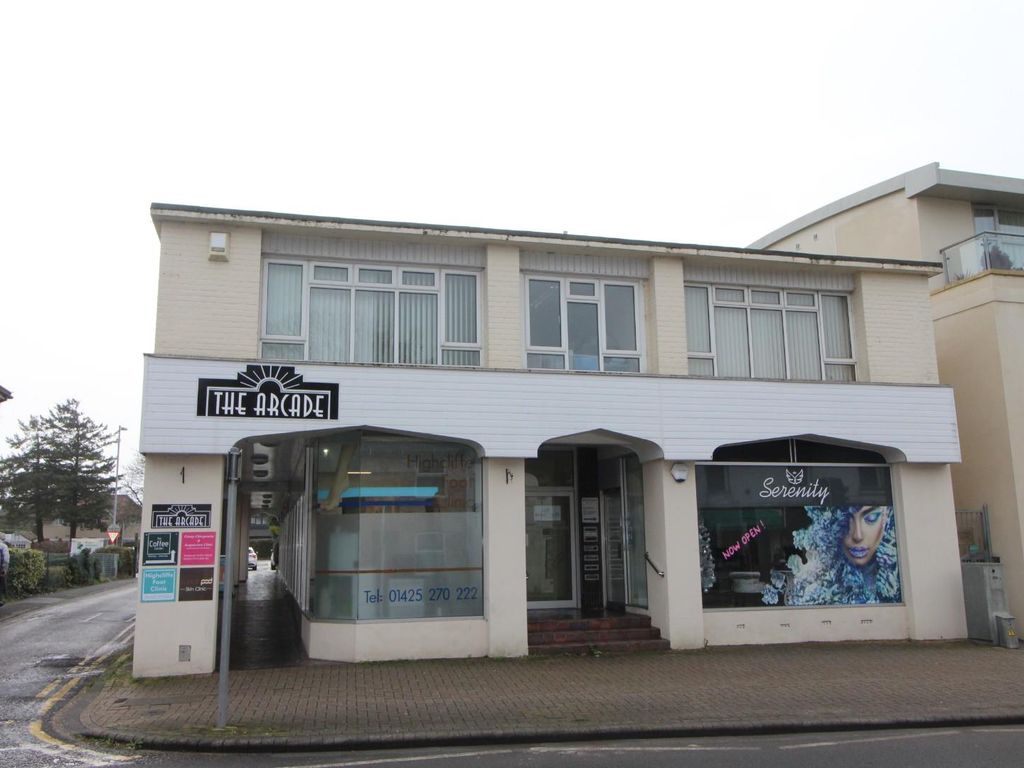 Property to rent in Lymington Road, Highcliffe, Christchurch BH23, £700