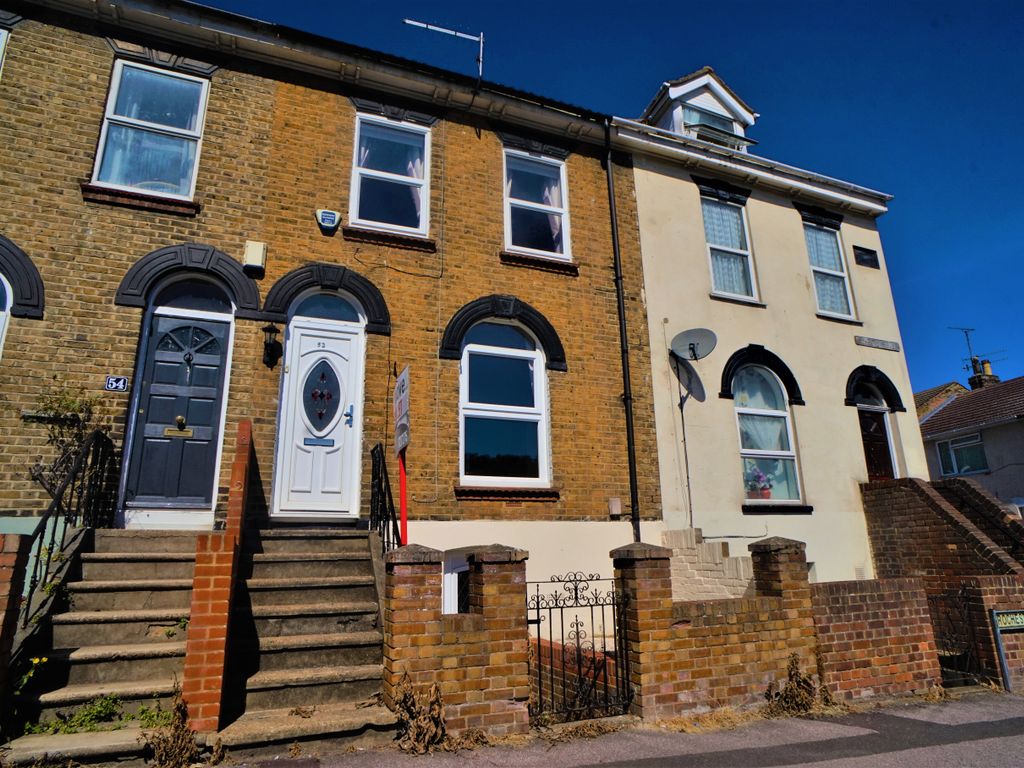 4 bed terraced house to rent in Rochester Street, Chatham, Kent ME4, £